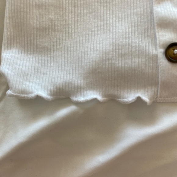 white cropped button up shirt from tillys - Picture 2 of 4